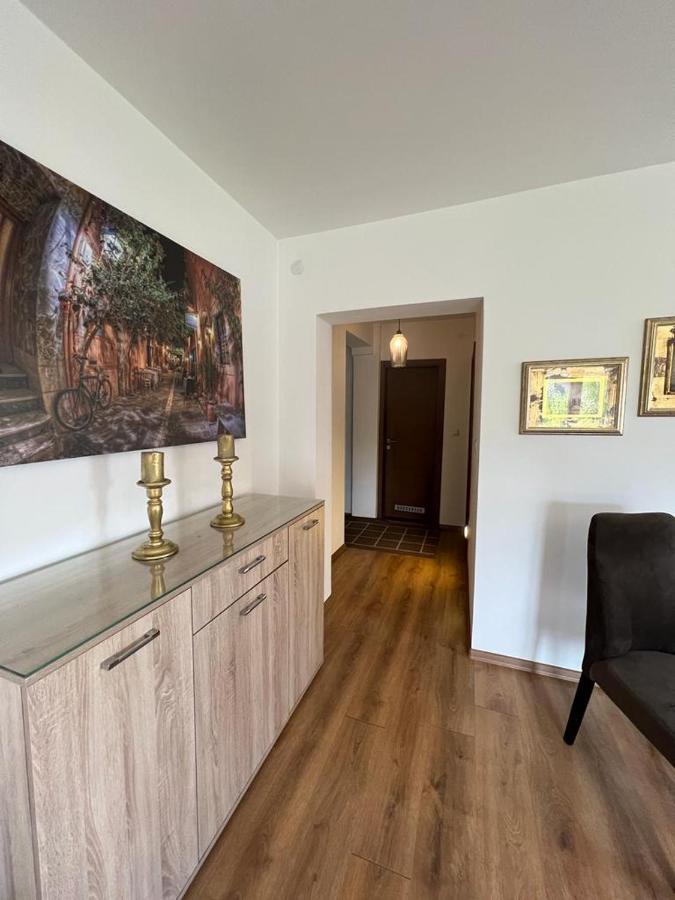 Oasis Royal Apartment