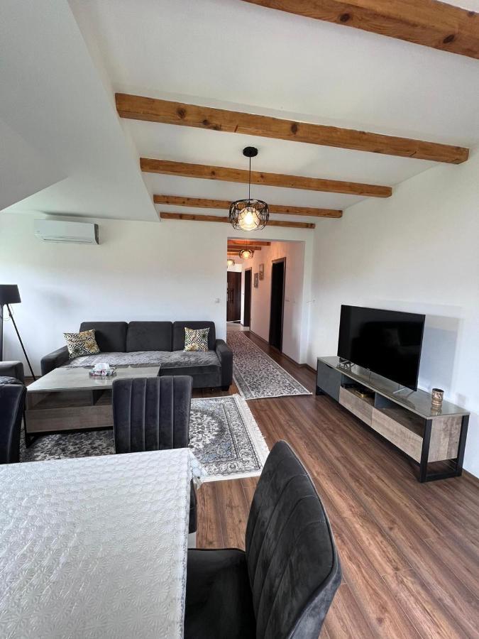 Oasis Royal Apartment *