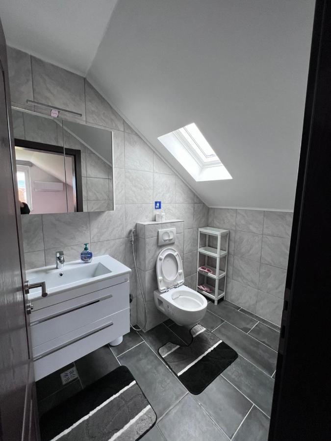 Oasis Royal Apartment